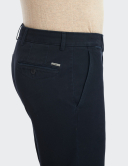 W. Wegener Rover 6566 sötétkék férfinadrág